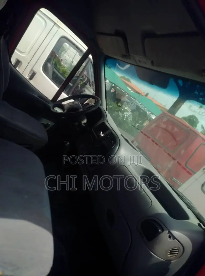 Ford Transit 2002 Red