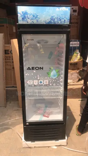 Aeon Standing Show Glass.
