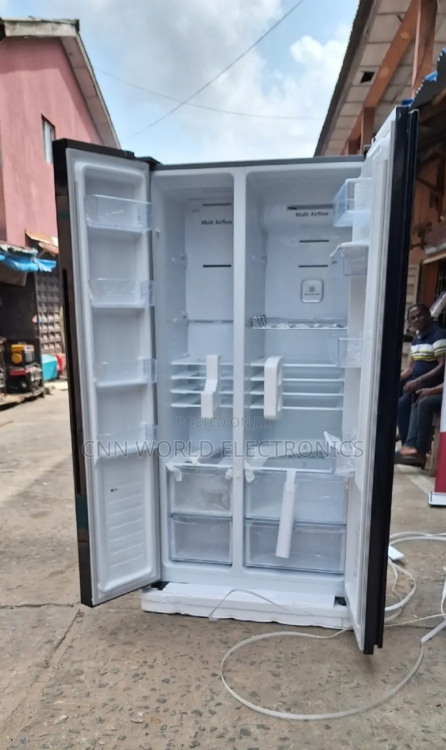 Hisense (529l) Side By Side Fridge With Dispenser Inverter