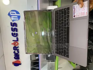 Laptop Apple MacBook Pro 2018 16GB Intel Core I7 SSD 256GB
