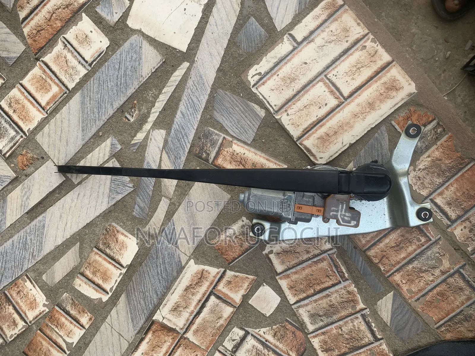 Back Boot Wiper for 2010-2012 Crosstor