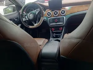 Mercedes-Benz GLA 250 2018 White