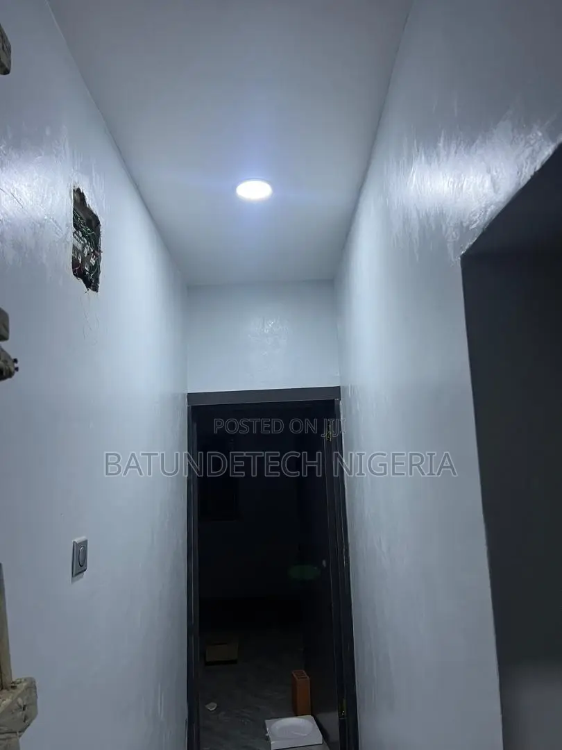 7bdrm Apartment in Igbogbo for rent