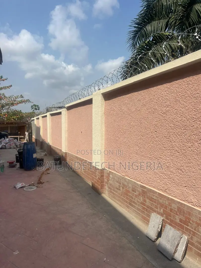 7bdrm Apartment in Igbogbo for rent