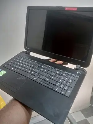 Photo - Laptop Toshiba Satellite C850 4GB Intel Celeron HDD 320GB