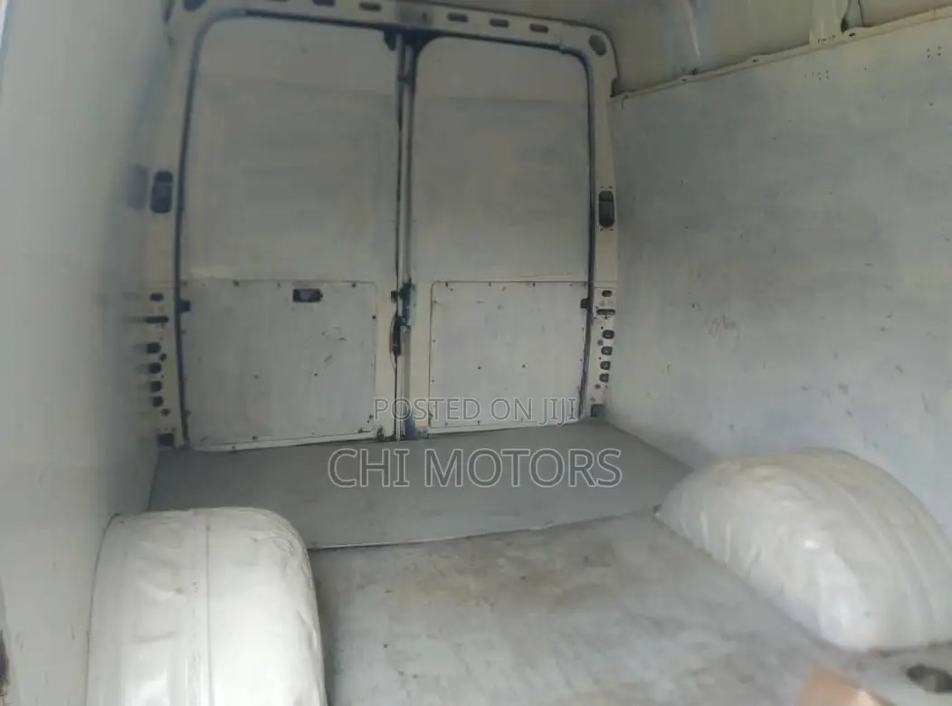 Ford Transit 2005 White
