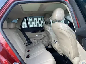 Mercedes-Benz C300 2016 Red