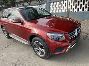 Mercedes-Benz C300 2016 Red