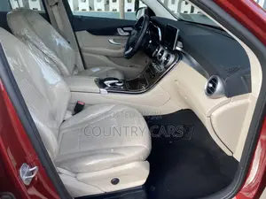 Mercedes-Benz C300 2016 Red