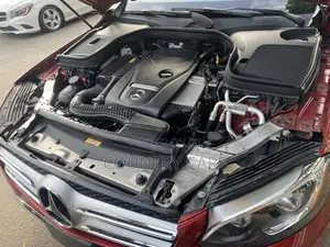 Mercedes-Benz C300 2016 Red