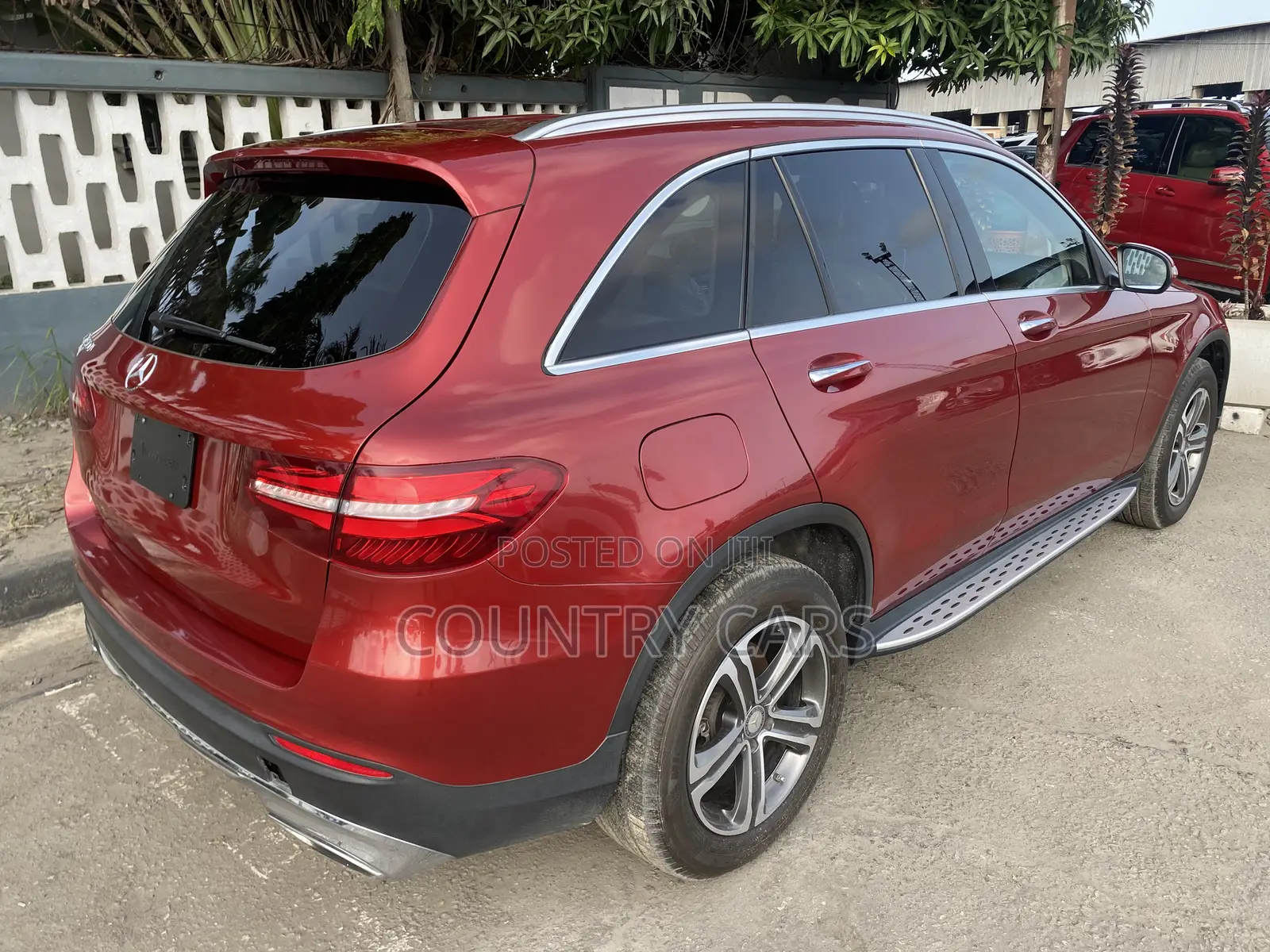 Mercedes-Benz C300 2016 Red