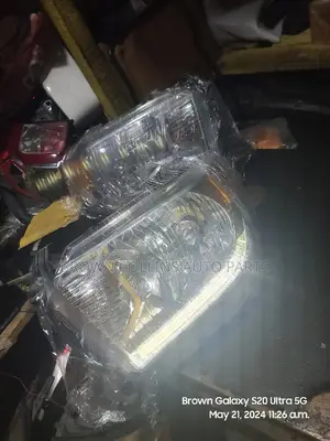 Headlamps Toyota Tundra 2016-2022 LED Down Tokunbo