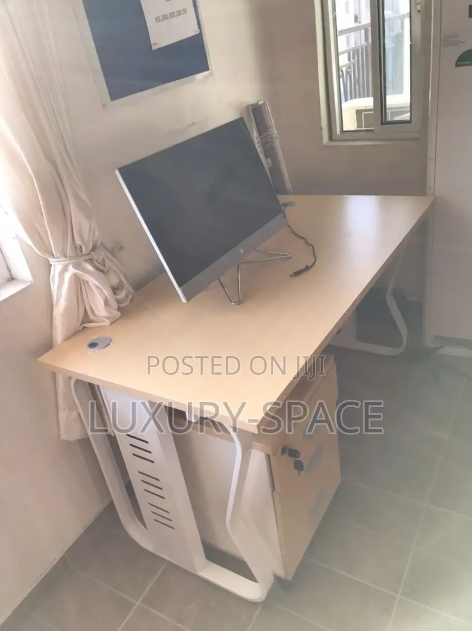 Executive Office Table With Mobile Drawers