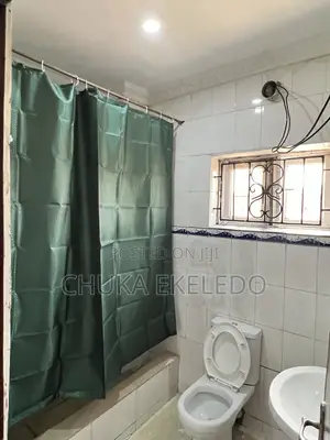 Photo - Furnished 3bdrm Apartment in Queen'S Court, Sabo / Yaba for rent