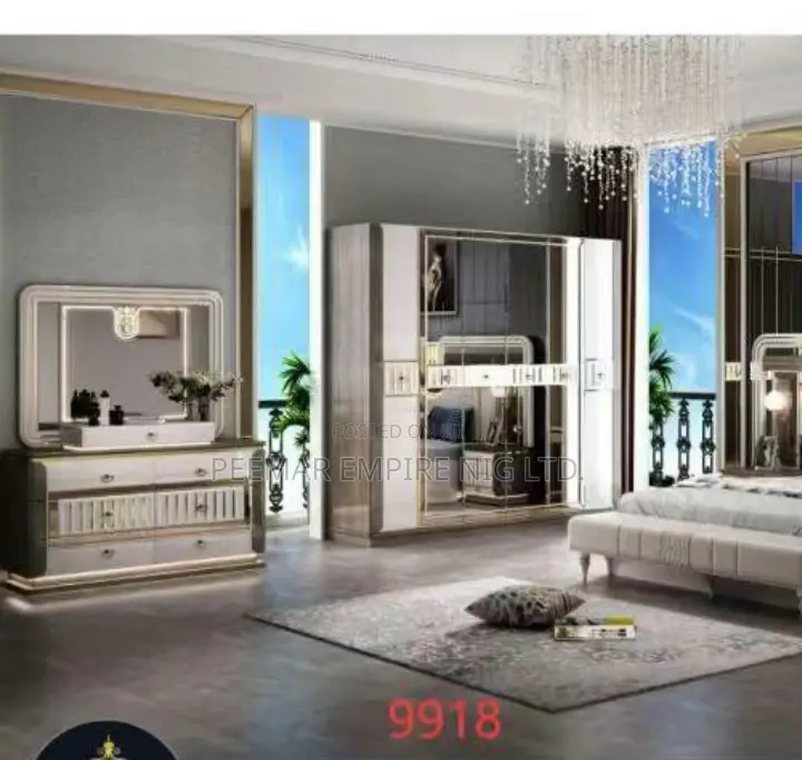 Original Executive Imported Set of Bed