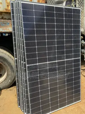 550w Mono-crystalline Solar Panels.