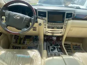 Lexus LX 570 AWD 2015 Black
