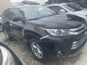 Photo - Toyota Highlander 2015 Black