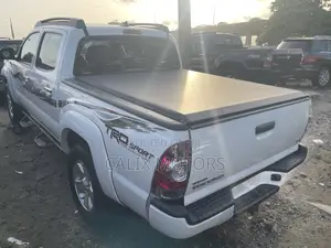 Toyota Tacoma 2015 White