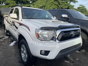 Toyota Tacoma 2015 White