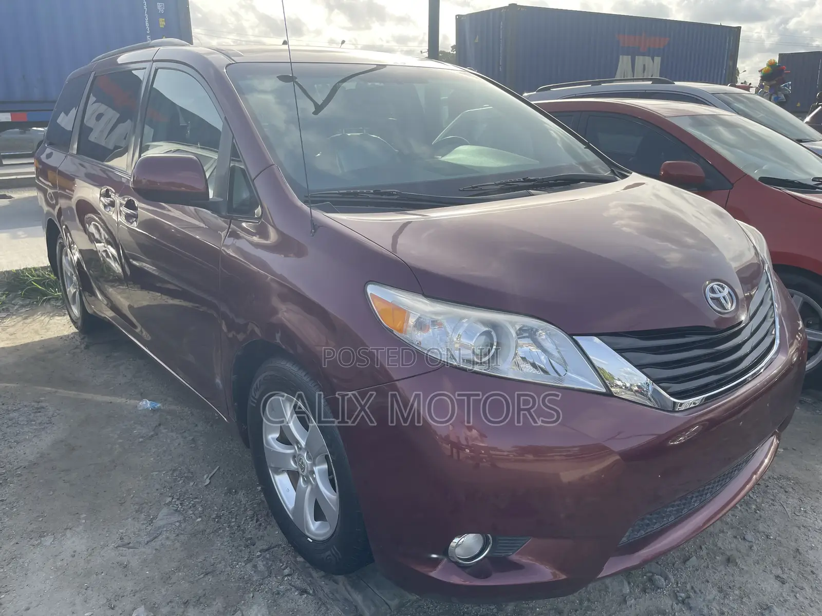 Toyota Sienna 2012 Red