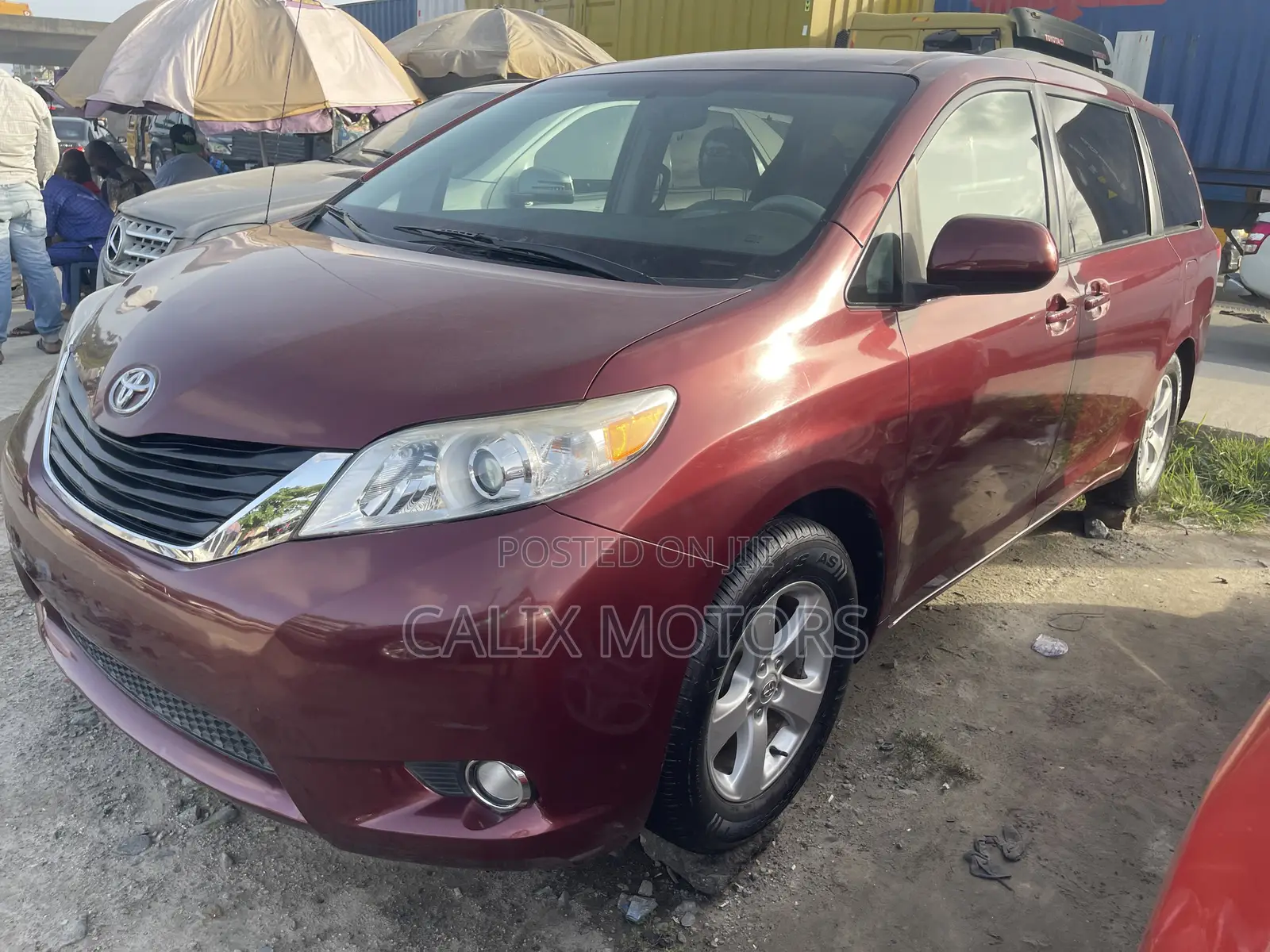 Toyota Sienna 2012 Red
