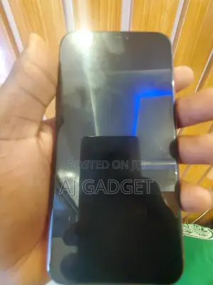 Apple iPhone 11 64 GB Red