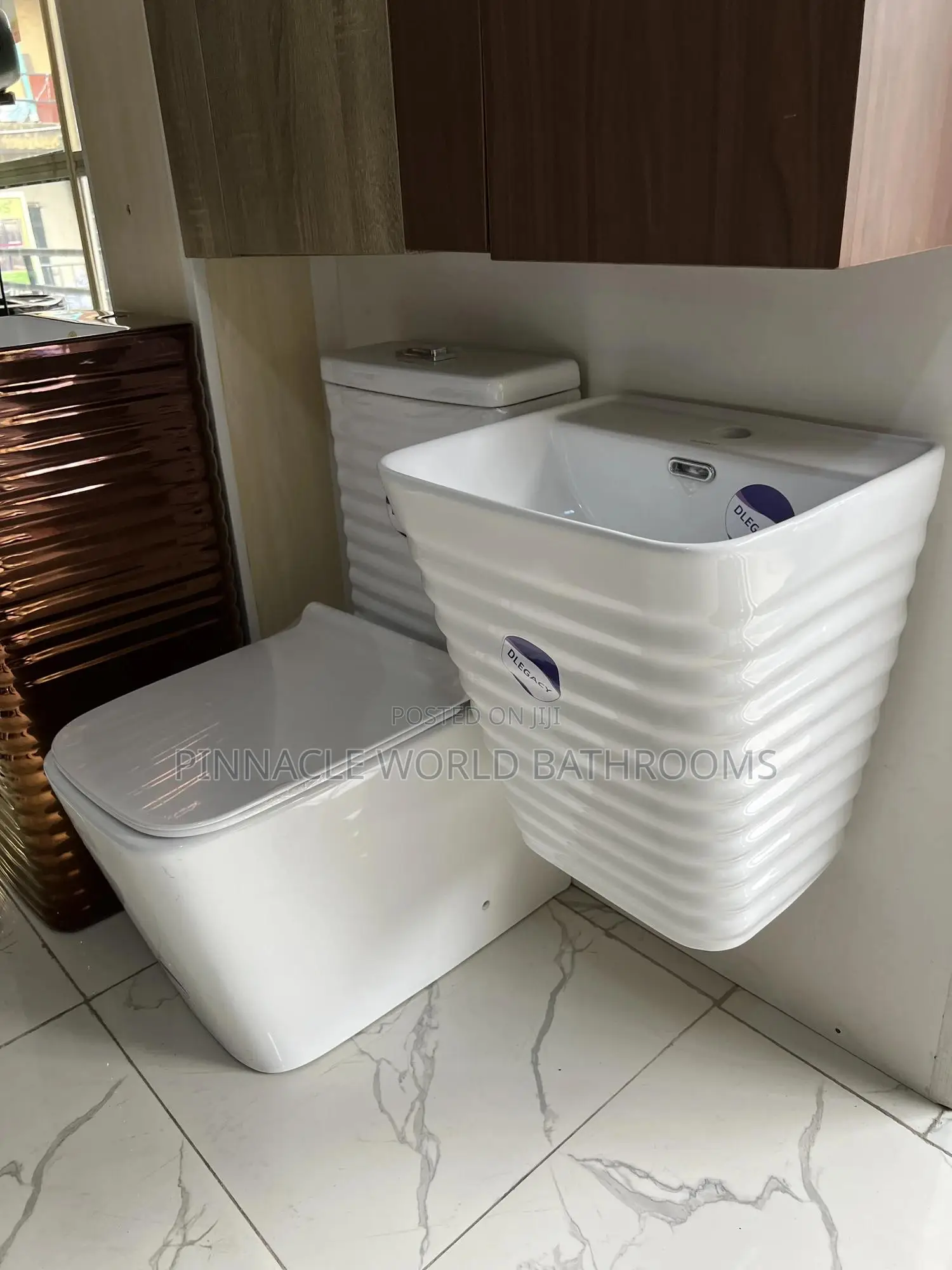 White Executive Wc Set With Wall Mount Basin