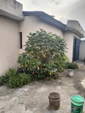 3bdrm Bungalow in Ejigbo Lagos for sale