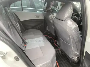 Toyota Corolla SE 2021 White
