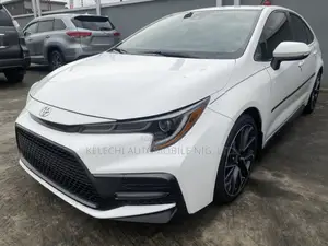 Toyota Corolla SE 2021 White