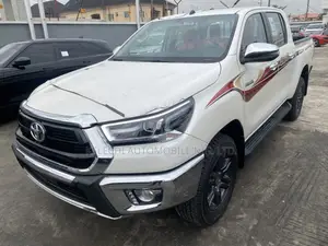 New Toyota Hilux 2021 White