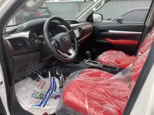 New Toyota Hilux 2021 White