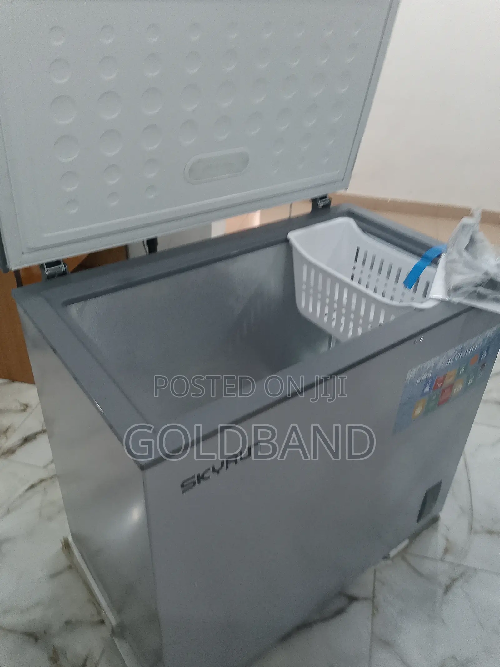 Skyrun Bd-200a 200L Chest Freezer + Safety Lock