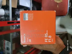 Sony FE 85mm F/1.8 Lens