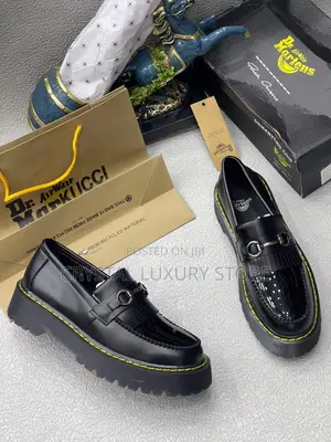 Dr Martens Top Quality Shoe