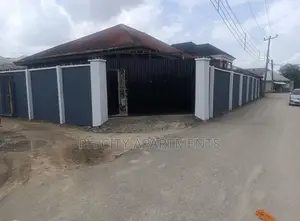 3bdrm Bungalow in Port-Harcourt for rent
