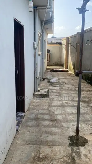 5bdrm Duplex in Ipaja for sale