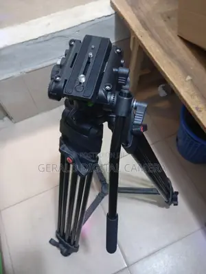 Tripod Stand Iron Flango Fg6160 (6.1) Iron