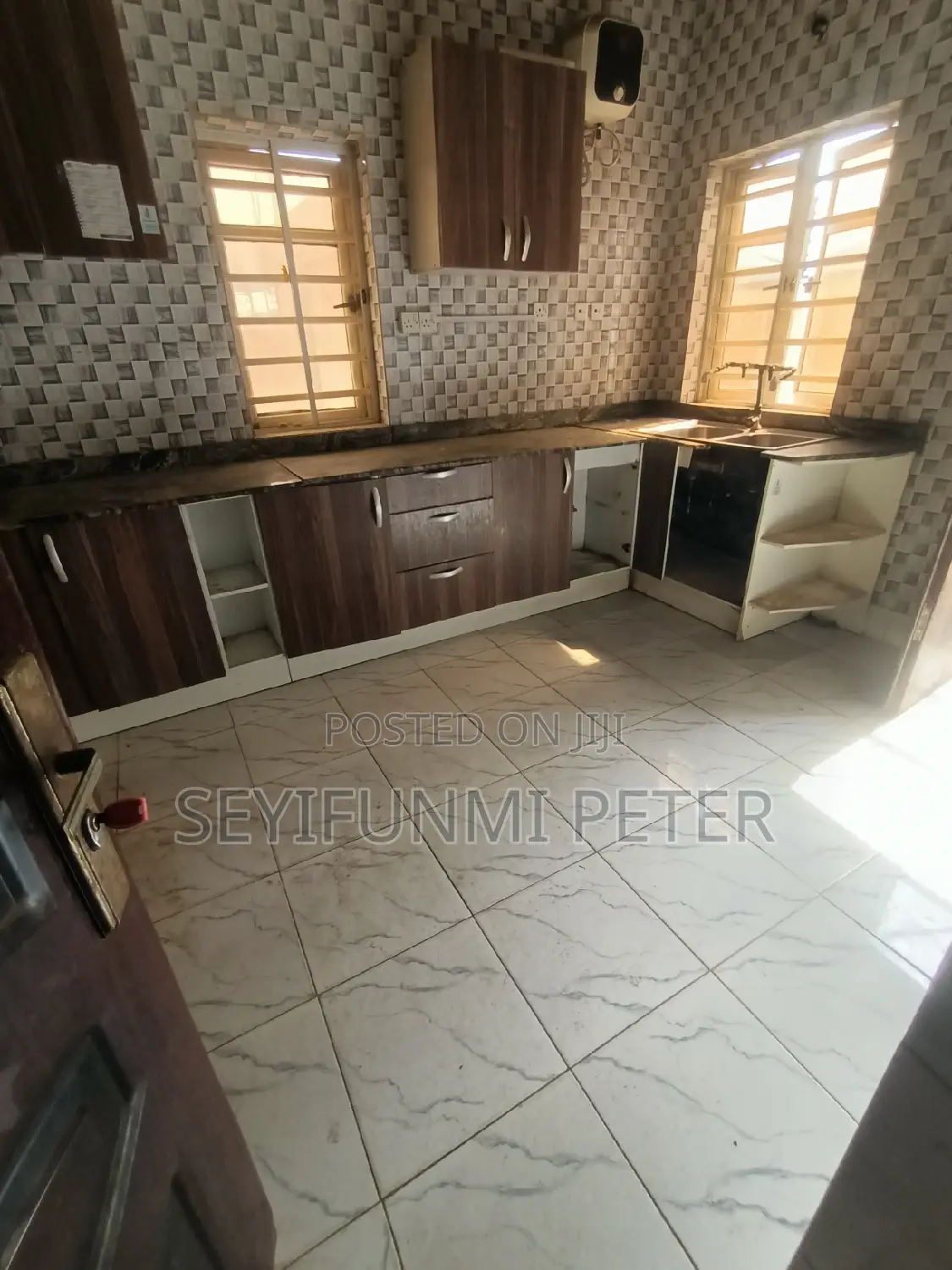 Furnished 3bdrm Townhouse/Terrace in Deji Omoowo Close, Omole Phase 2