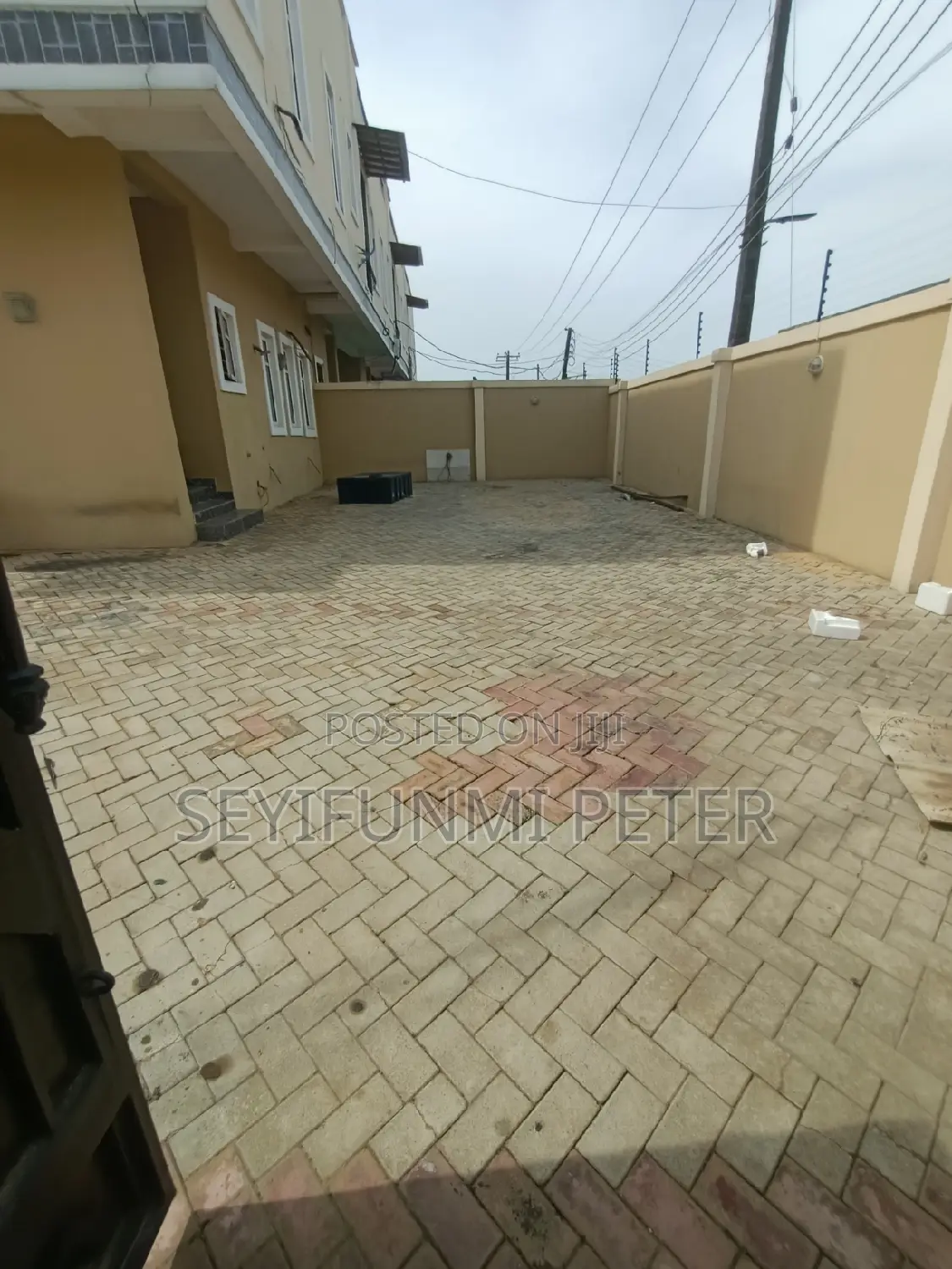 Furnished 3bdrm Townhouse/Terrace in Deji Omoowo Close, Omole Phase 2