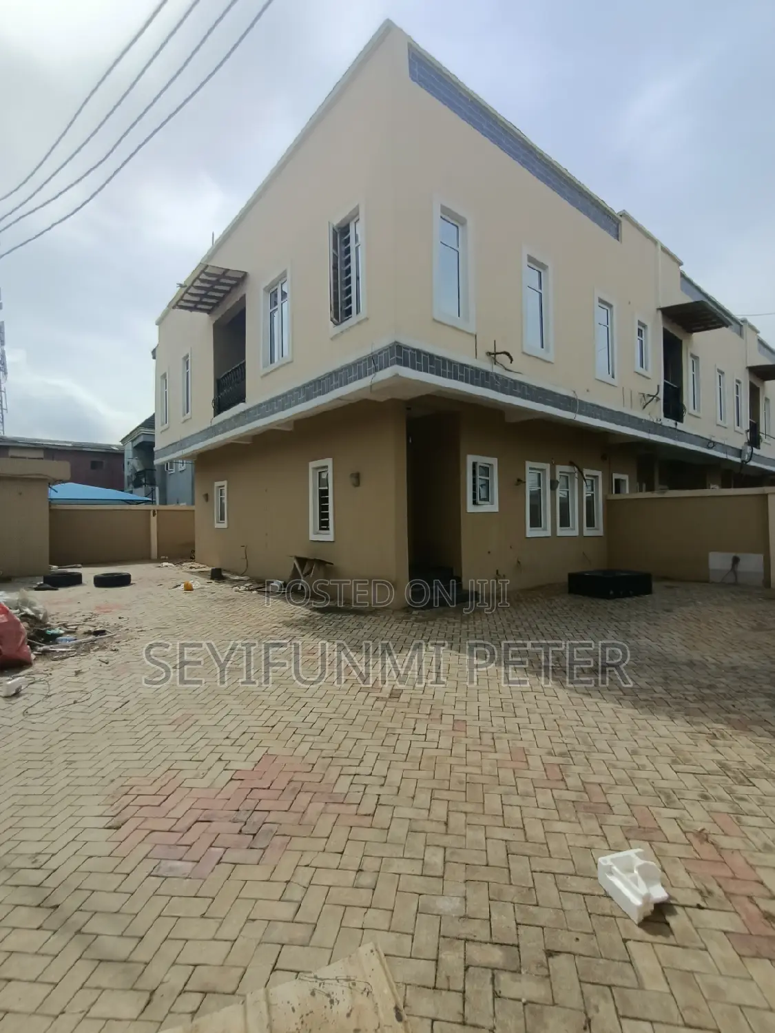 Furnished 3bdrm Townhouse/Terrace in Deji Omoowo Close, Omole Phase 2