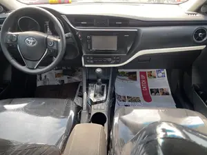 Toyota Corolla 2017 Silver