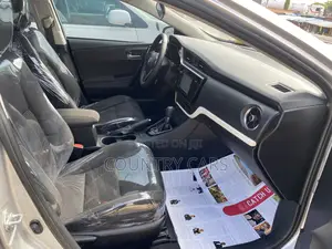 Toyota Corolla 2017 Silver
