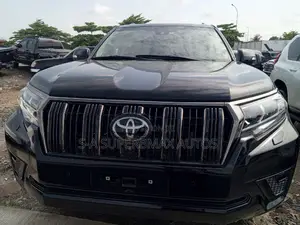 Toyota Land Cruiser Prado 2022 Black