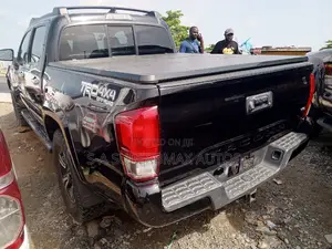 Toyota Tacoma 4dr Double Cab 2016 Black