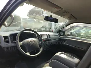 Toyota HiAce 2013 Black