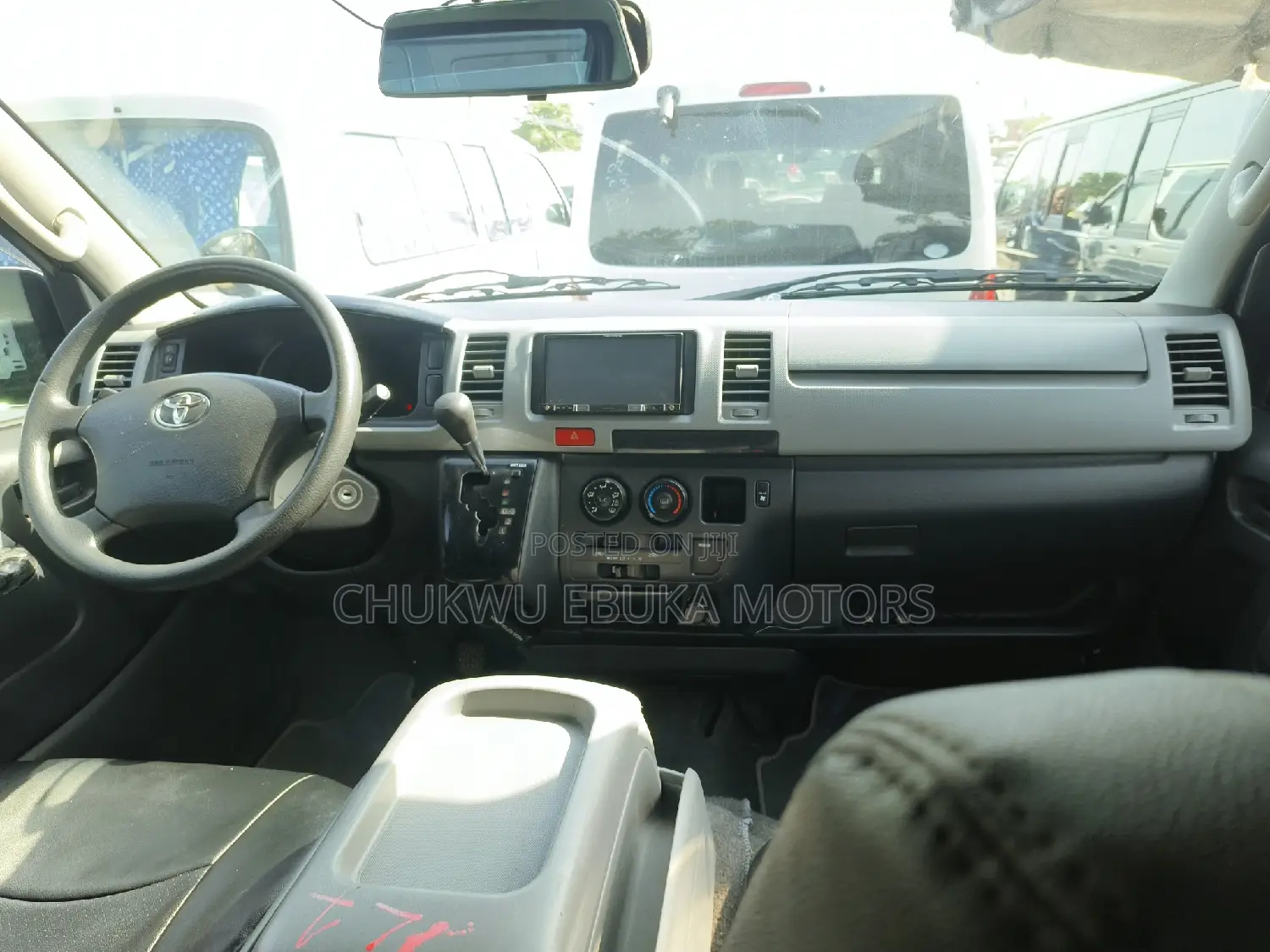 Toyota HiAce 2013 Black