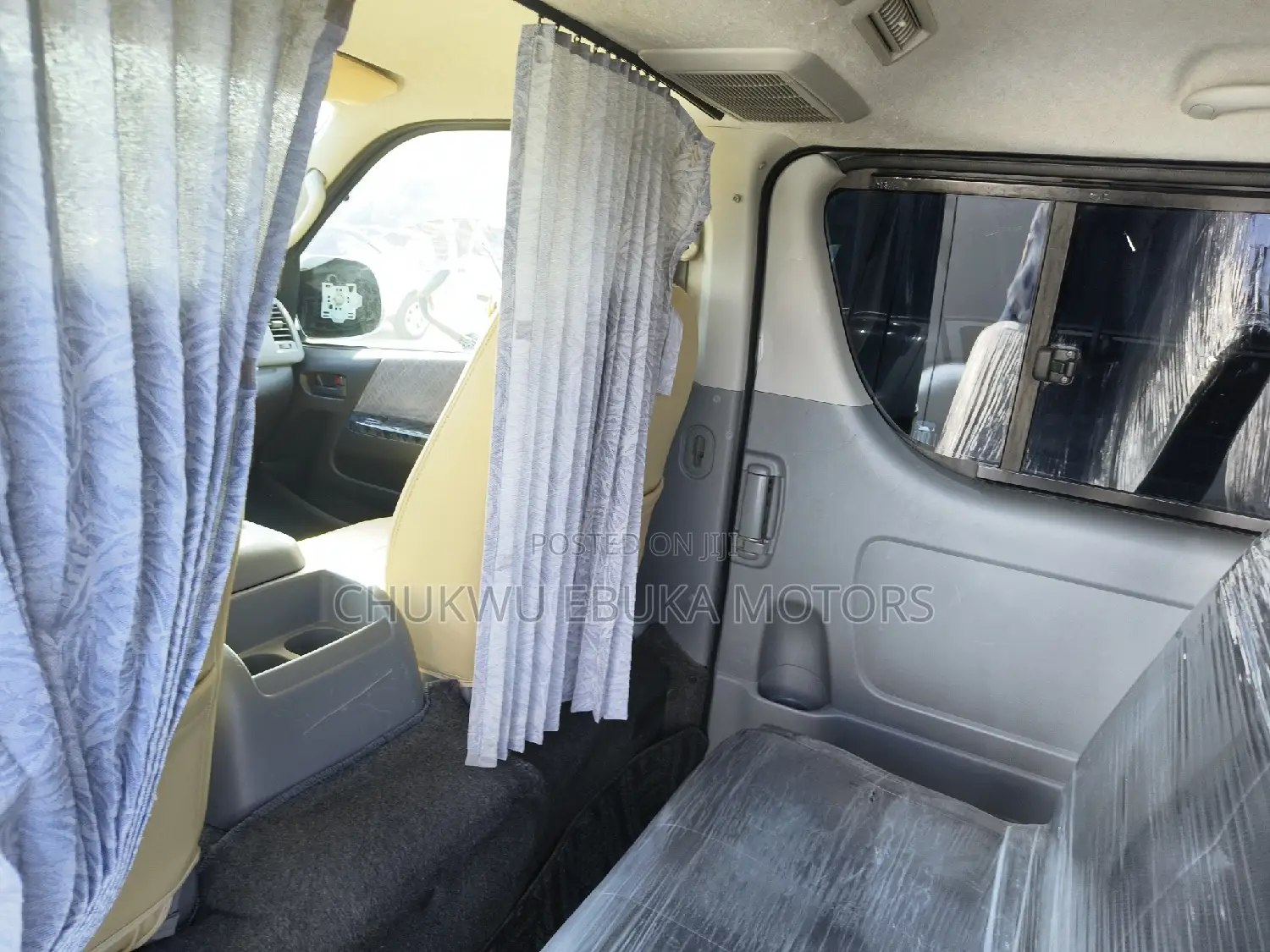 Toyota HiAce 2013 Silver
