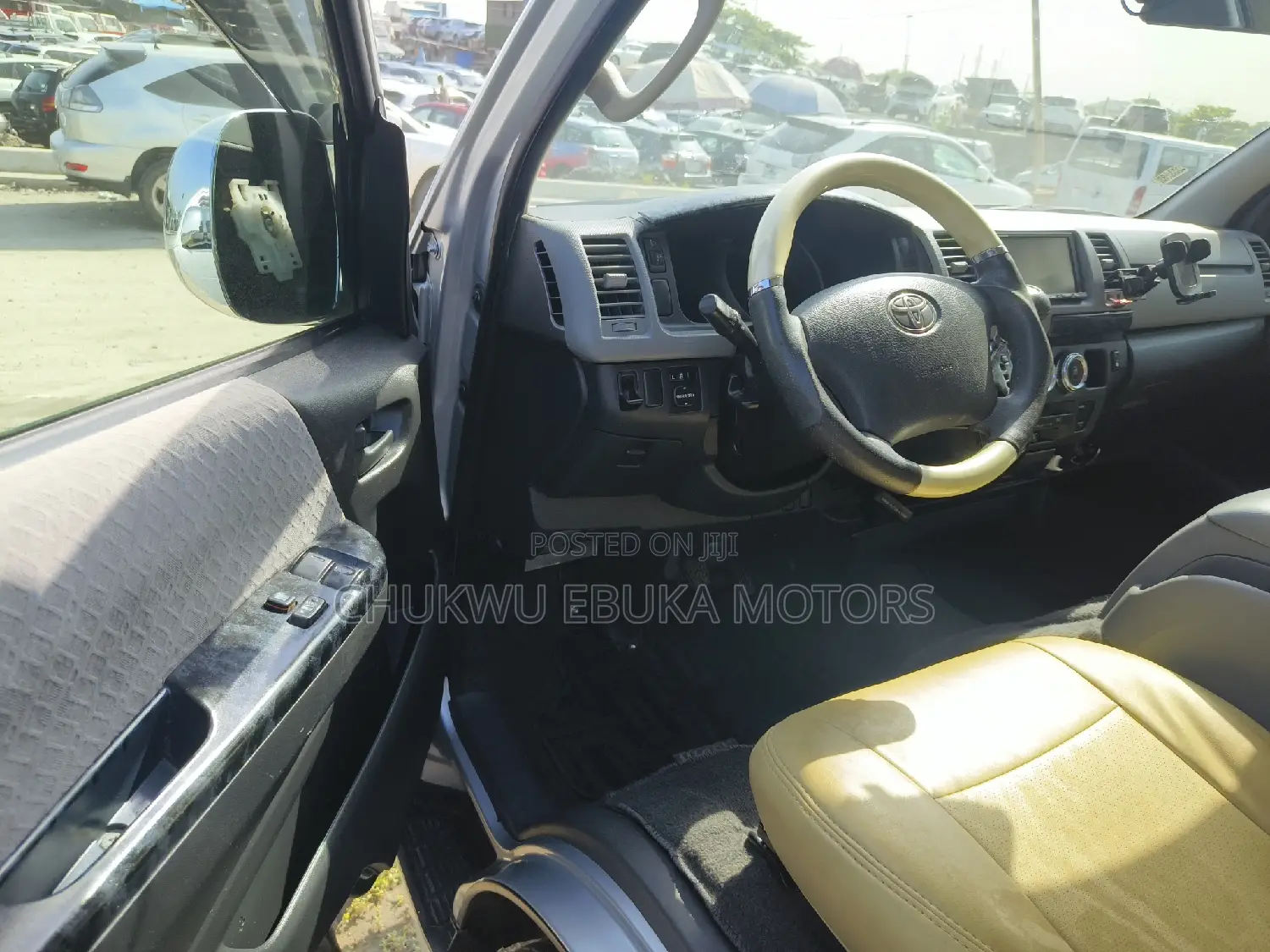Toyota HiAce 2013 Silver